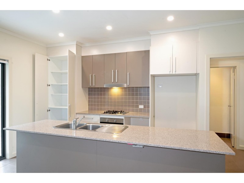8 Devlin Street, Gungahlin ACT 2912