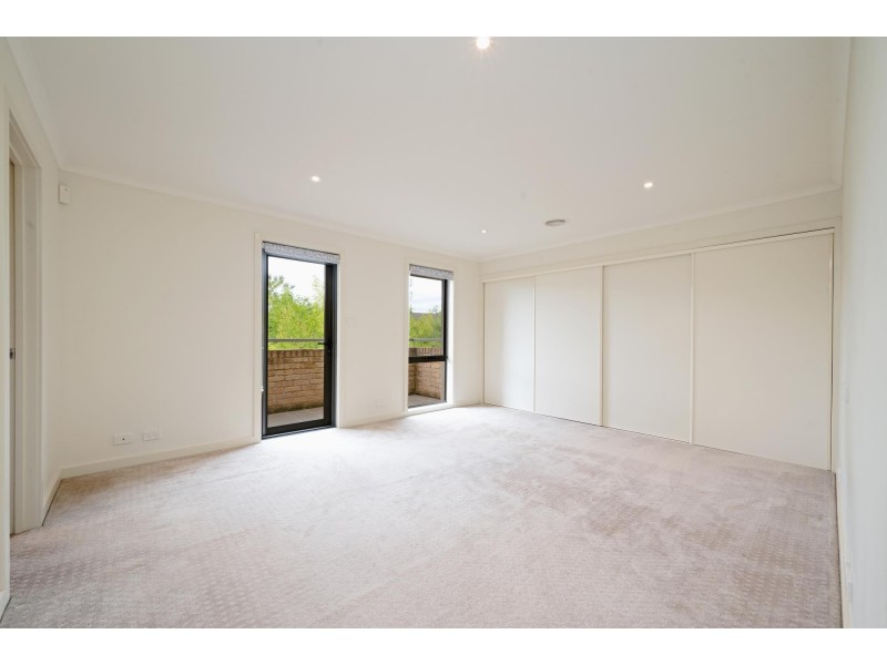 8 Devlin Street, Gungahlin ACT 2912