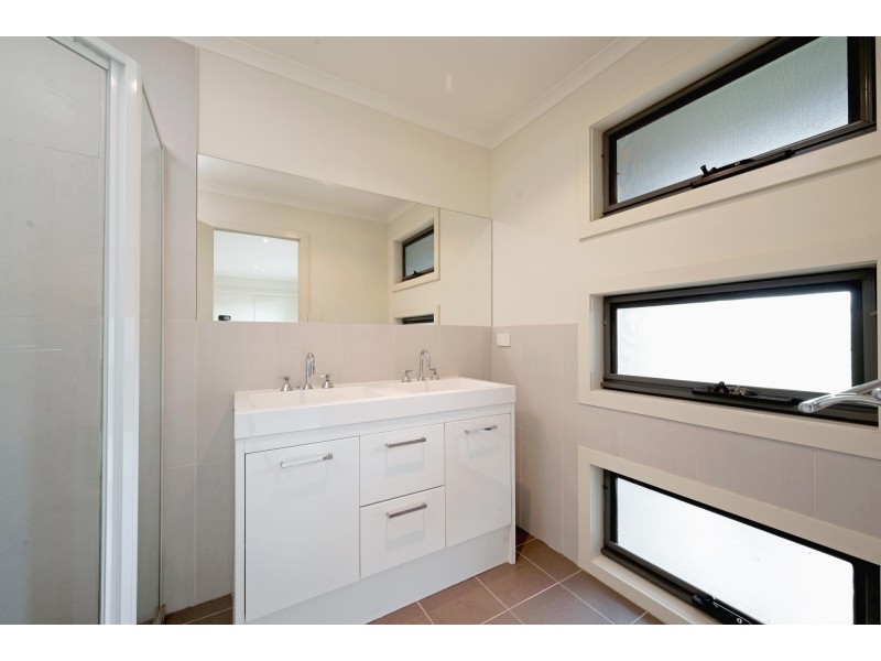 8 Devlin Street, Gungahlin ACT 2912