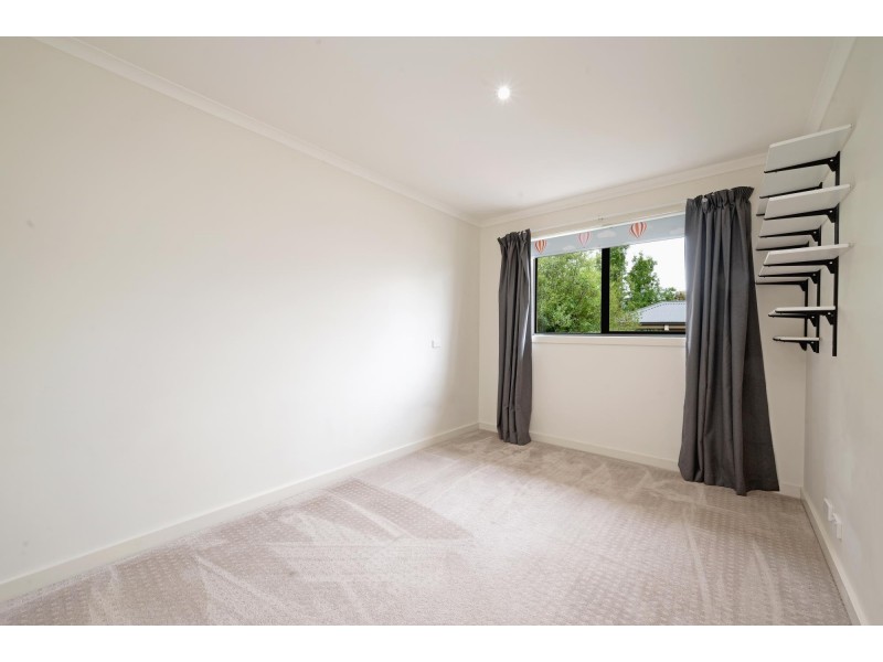 8 Devlin Street, Gungahlin ACT 2912