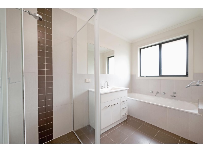 8 Devlin Street, Gungahlin ACT 2912
