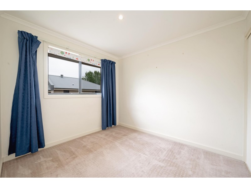 8 Devlin Street, Gungahlin ACT 2912
