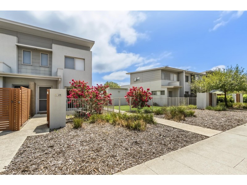 24/20 Clare Burton Crescent, Franklin ACT 2913