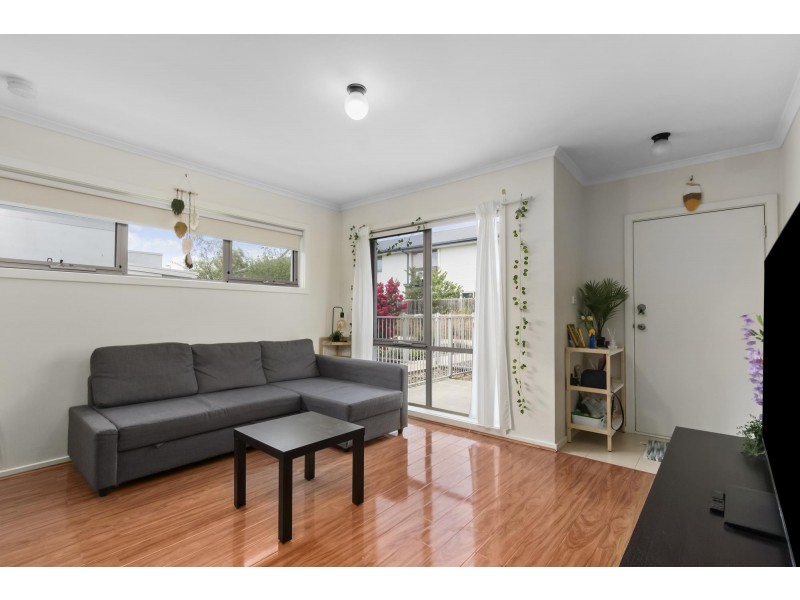 24/20 Clare Burton Crescent, Franklin ACT 2913