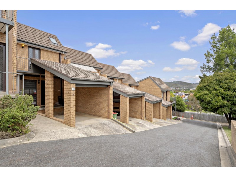 2/12 Nimmitabel Street, Queanbeyan West NSW 2620