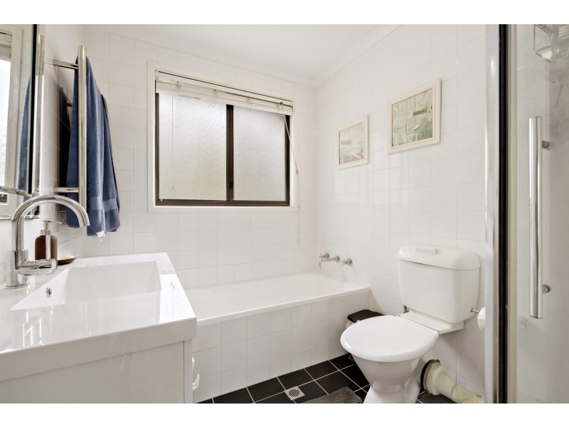 2/12 Nimmitabel Street, Queanbeyan West NSW 2620