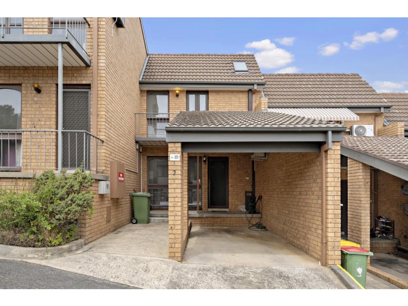2/12 Nimmitabel Street, Queanbeyan West NSW 2620