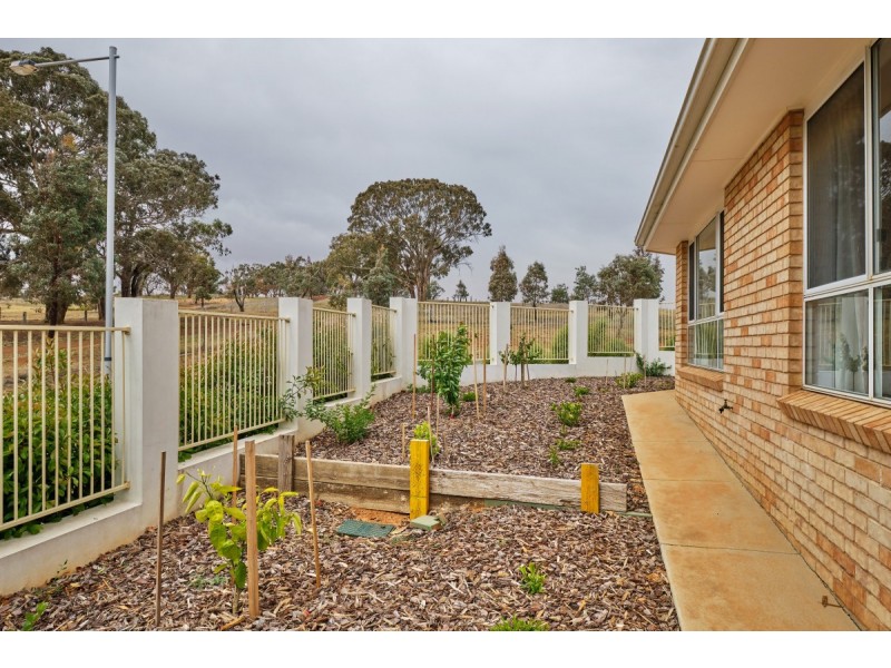 9 Eve Langley Street, Franklin ACT 2913