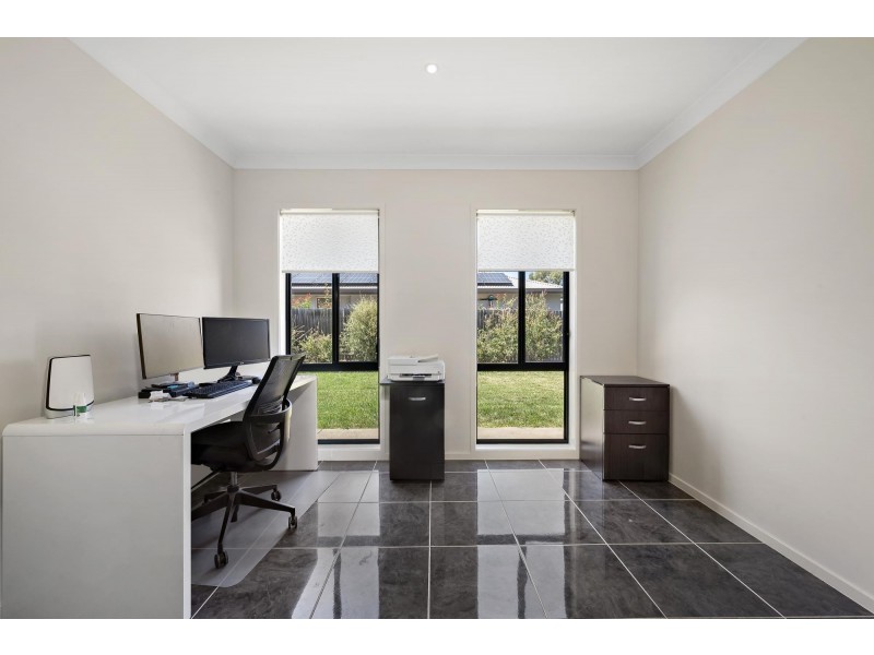 86 Zakharov Avenue, Forde ACT 2914