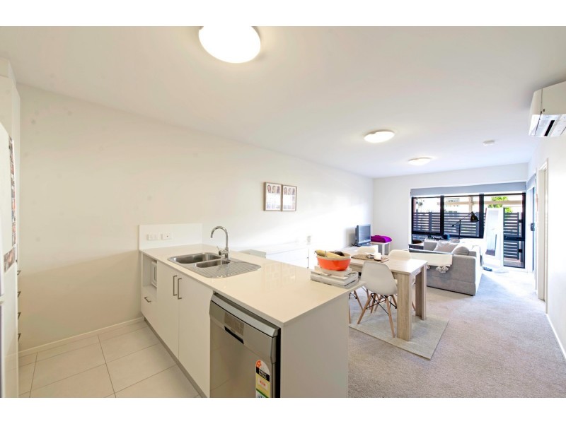 4/4 Thadoona Street, Crace ACT 2911