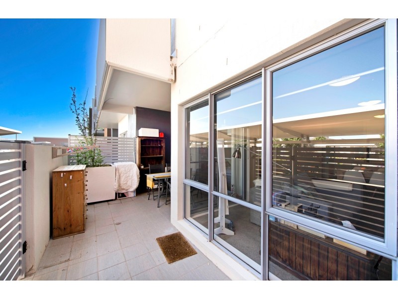 4/4 Thadoona Street, Crace ACT 2911