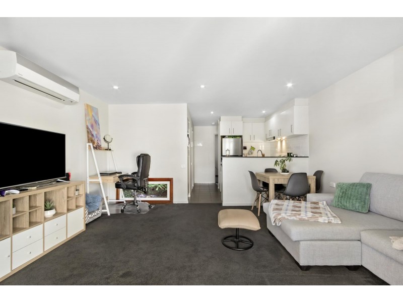104/104 Henry Kendall Street, Franklin ACT 2913