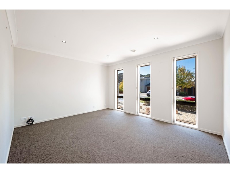 11 Dunk Street, Casey ACT 2913