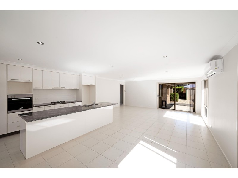 11 Dunk Street, Casey ACT 2913