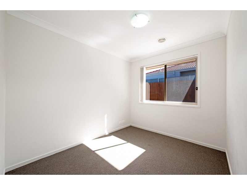 11 Dunk Street, Casey ACT 2913