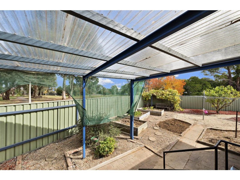 6 Mudie Place, Charnwood ACT 2615