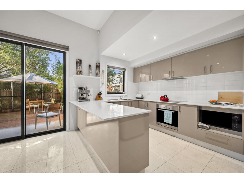 13/16 Ray Ellis Crescent, Forde ACT 2914