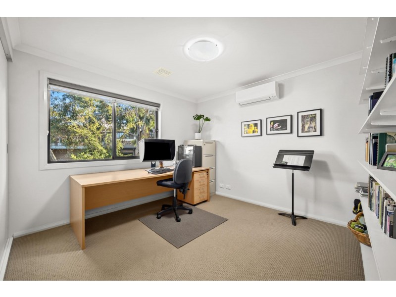 13/16 Ray Ellis Crescent, Forde ACT 2914