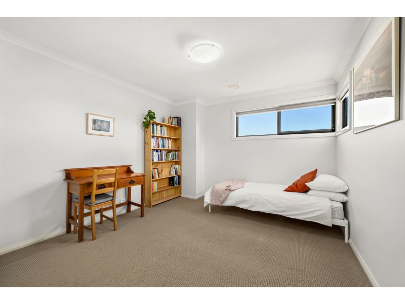 13/16 Ray Ellis Crescent, Forde ACT 2914