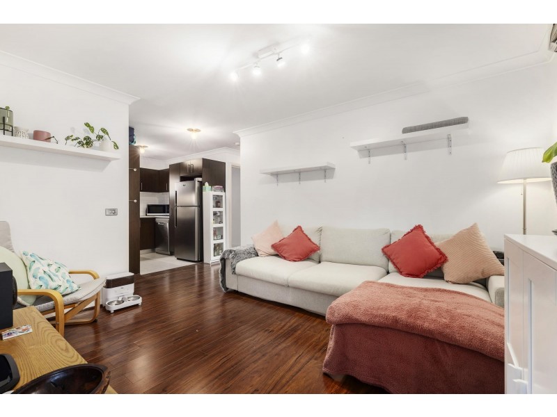 27/82 Henry Kendall Street, Franklin ACT 2913