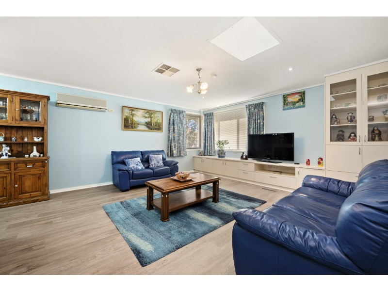 4 Treharne Place, Melba ACT 2615