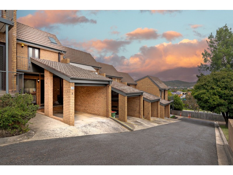 2/12 Nimmitabel Street, Queanbeyan West NSW 2620
