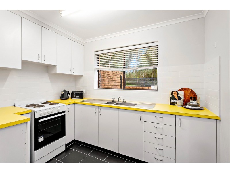 2/12 Nimmitabel Street, Queanbeyan West NSW 2620