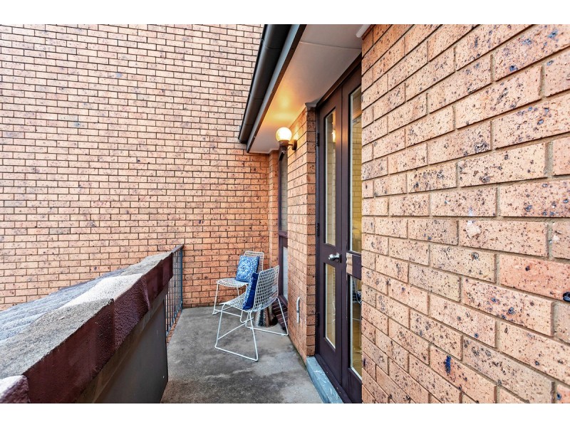 2/12 Nimmitabel Street, Queanbeyan West NSW 2620