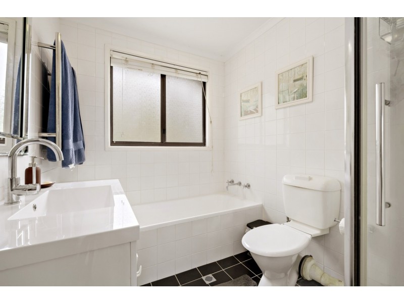 2/12 Nimmitabel Street, Queanbeyan West NSW 2620