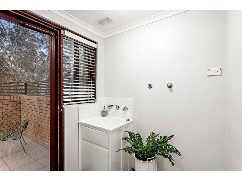 2/12 Nimmitabel Street, Queanbeyan West NSW 2620