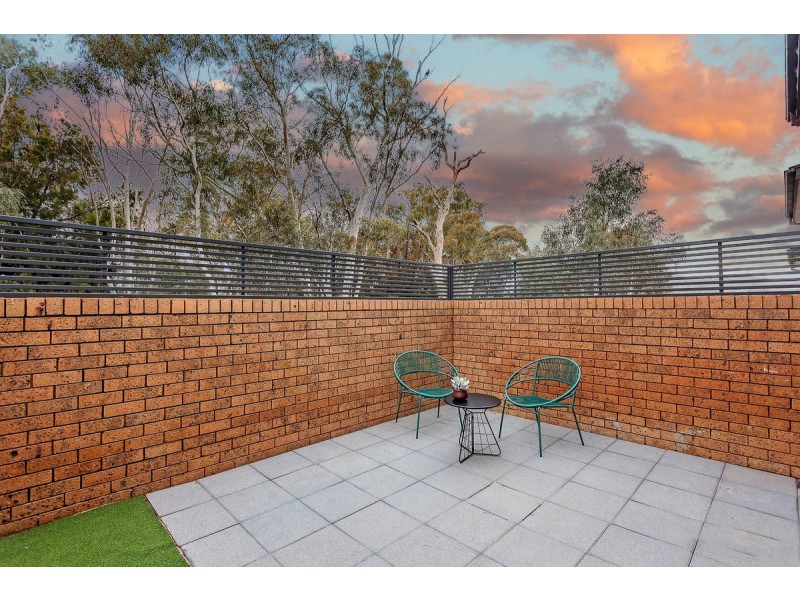 2/12 Nimmitabel Street, Queanbeyan West NSW 2620