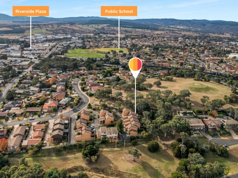 2/12 Nimmitabel Street, Queanbeyan West NSW 2620