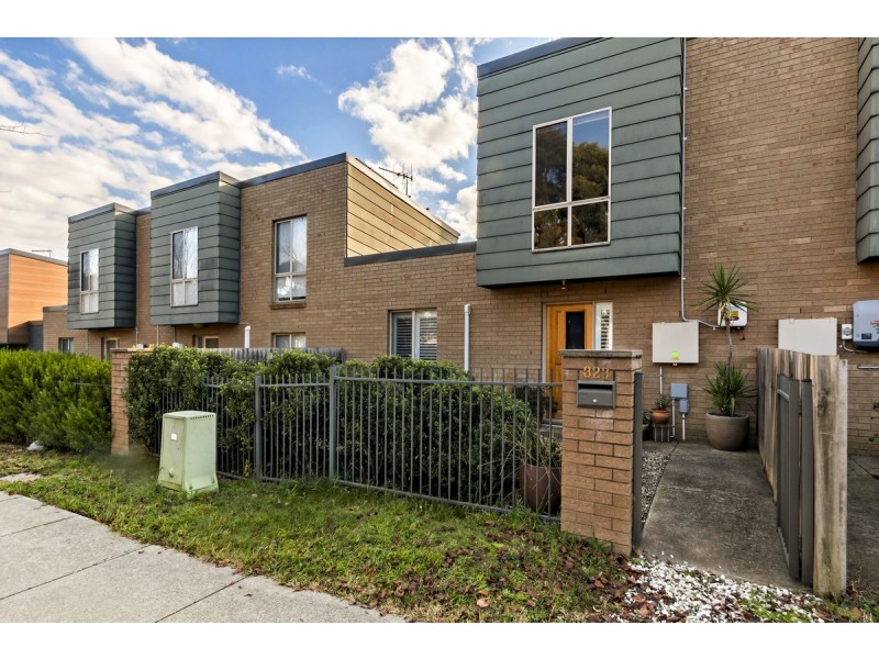 323 Anthony Rolfe Avenue, Gungahlin ACT 2912