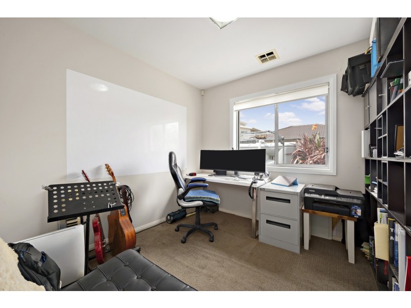 4 Denoon Street, Forde ACT 2914