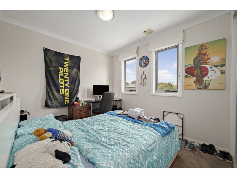 4 Denoon Street, Forde ACT 2914
