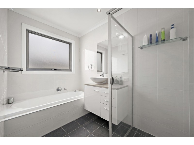 4 Denoon Street, Forde ACT 2914