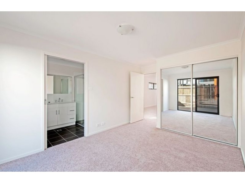 82/75 Elizabeth Jolley Crescent, Franklin ACT 2913