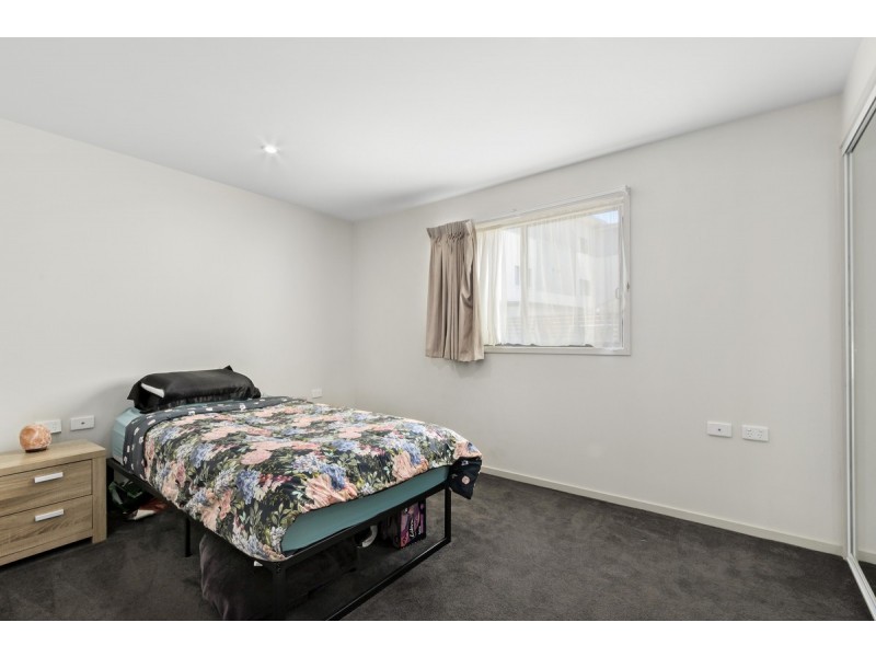 104/104 Henry Kendall Street, Franklin ACT 2913