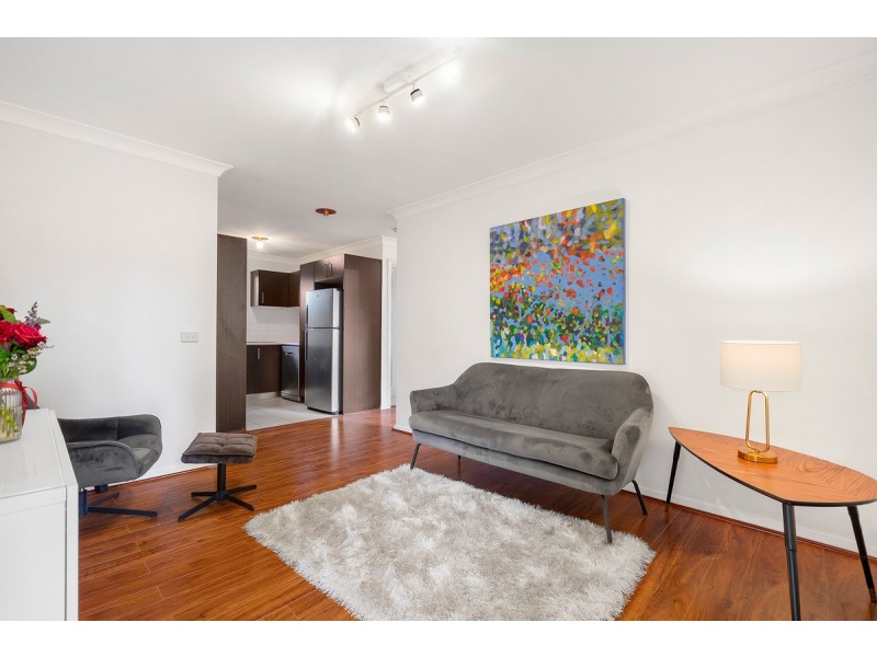 27/82 Henry Kendall Street, Franklin ACT 2913
