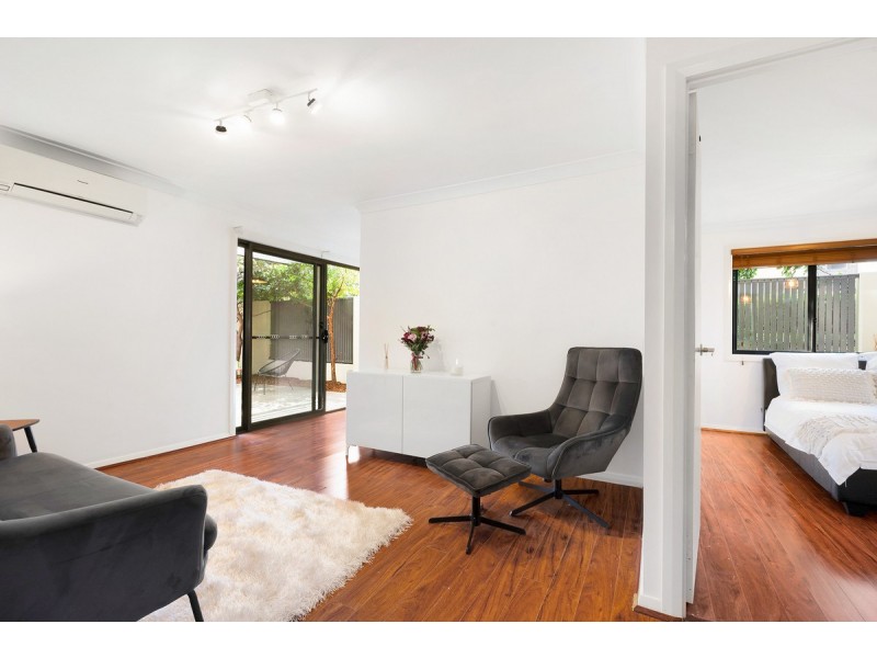27/82 Henry Kendall Street, Franklin ACT 2913