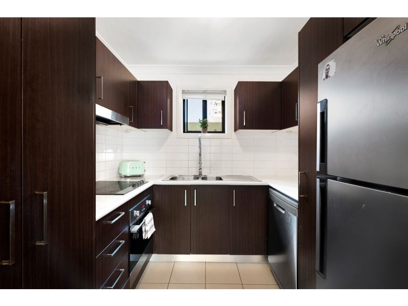 27/82 Henry Kendall Street, Franklin ACT 2913