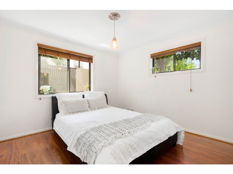 27/82 Henry Kendall Street, Franklin ACT 2913