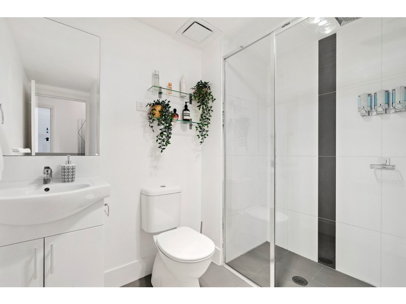 27/82 Henry Kendall Street, Franklin ACT 2913