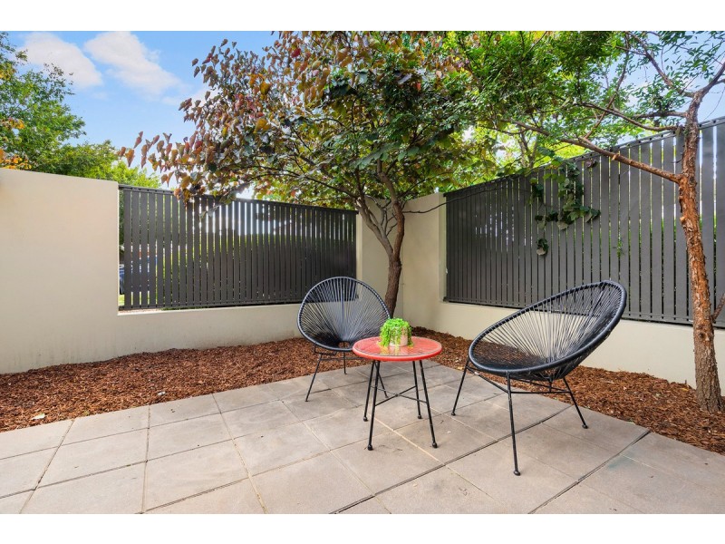 27/82 Henry Kendall Street, Franklin ACT 2913