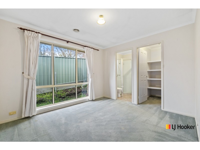 10 Tyenna Close, Amaroo ACT 2914