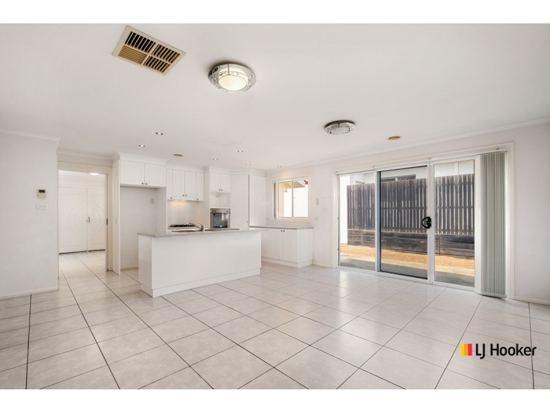 28 Allnutt Crescent, Forde ACT 2914