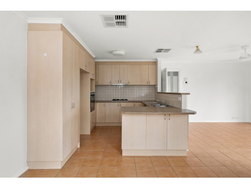 73 Sugarloaf Crescent, Palmerston ACT 2913