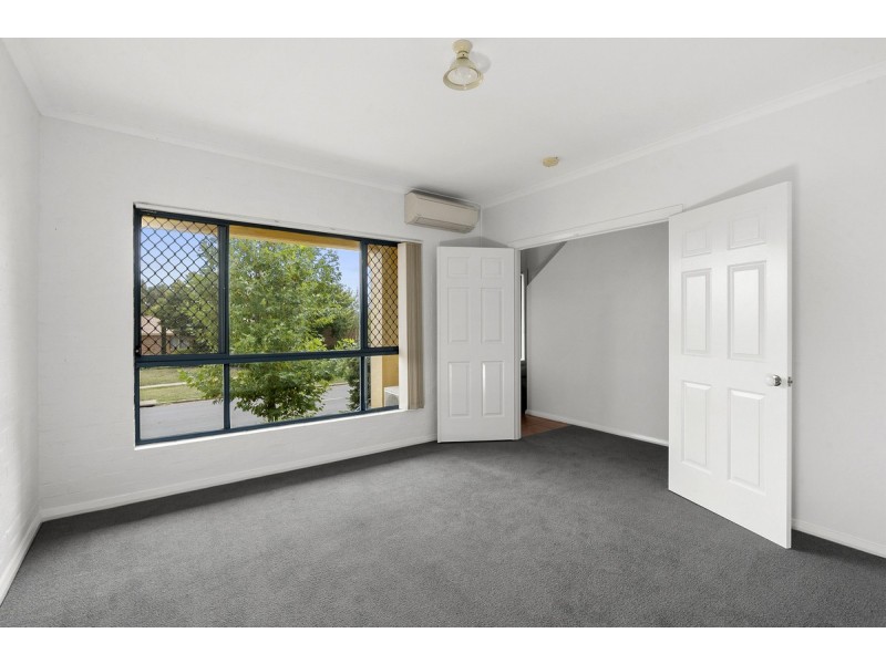 73 Sugarloaf Crescent, Palmerston ACT 2913