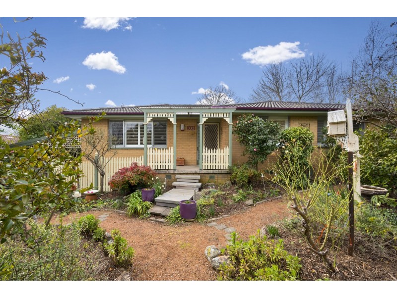 332 Southern Cross Drive, Macgregor ACT 2615