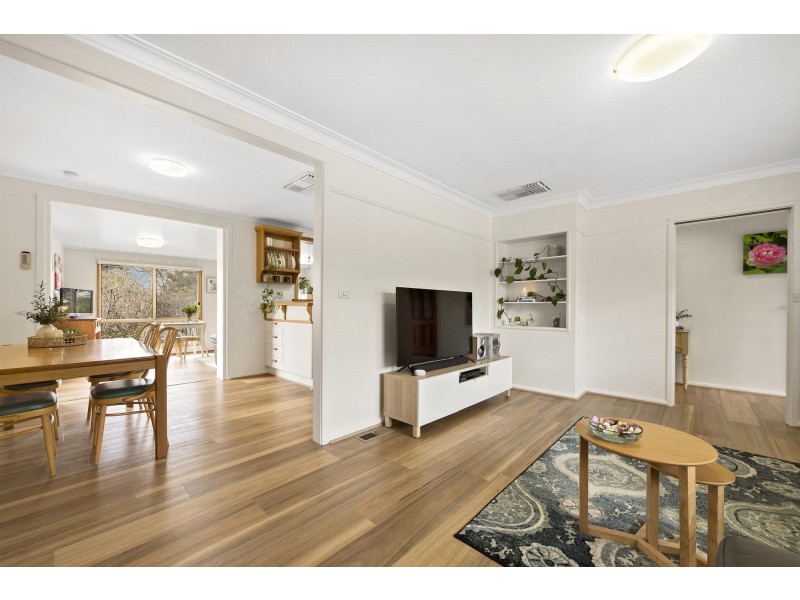 332 Southern Cross Drive, Macgregor ACT 2615